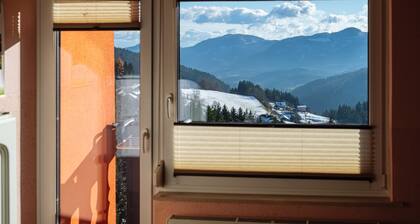Apartment Jorsi with Balcony 1.