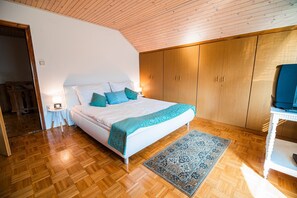 2 habitaciones, tabla de planchar con plancha, internet y ropa de cama 