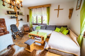 TV, stereo - Country House Sara with three Bedrooms (Recica ob Savinji)