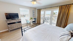 Iron/ironing board, free WiFi, bed sheets - Seacrest 201A is a Studio w/Kitchenette on the Gulf (Fort Walton Beach)