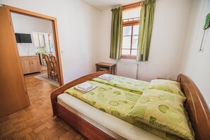 1 quarto, ferros/tábuas de passar roupa, acesso à internet