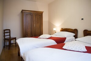 1 bedroom, internet, bed sheets