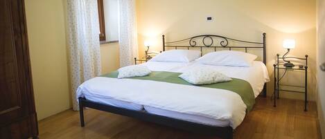 2 bedrooms, Internet, bed sheets