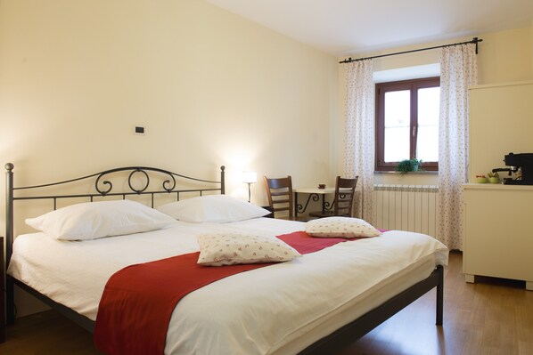 Internet, bed sheets - Studio for 2 in Guesthouse Muha (Lipica)