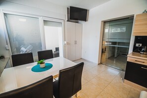 Dining - Downtown Park Apartment with Balcony 4 (Vodice)