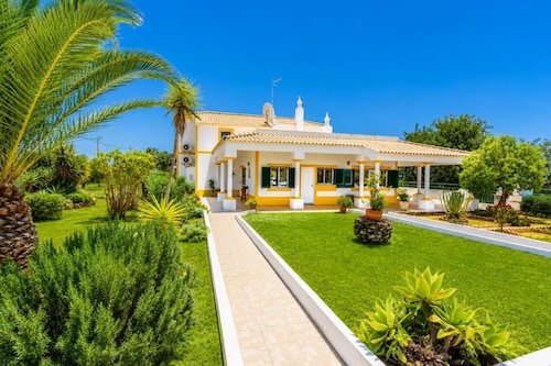 Villa Sol Nascente - Four Bedroom Villa, Sleeps 8