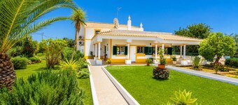 Villa Sol Nascente - Four Bedroom Villa, Sleeps 8
