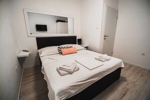 1 bedroom, iron/ironing board, Internet, bed sheets - Downtown Park Apartment with Balcony 5 (Vodice)