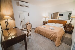 1 chambre, fer et planche Ă repasser, accĂšs Internet, draps fournis