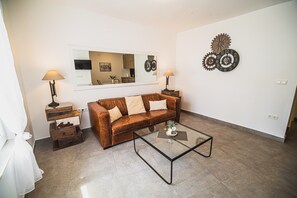 TV - 1 Duplex Apartment with Balcony and Terrace - Downtown Luxury Apartments with Hot Tub (Vodice)