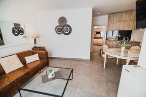 TV - 1 Duplex Apartment with Balcony and Terrace - Downtown Luxury Apartments with Hot Tub (Vodice)