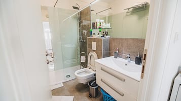 Ducha y secador de pelo