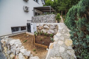 Property grounds - Cosy studio with free parking in Gorenjska (Preddvor)