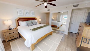 Iron/ironing board, free WiFi, bed sheets - 701A is a Penthouse Effiency Gulf view unit on Okaloosa Island (Fort Walton Beach)