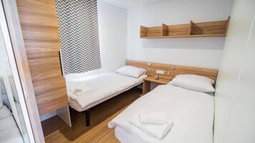 2 chambres, accĂšs Internet, draps fournis