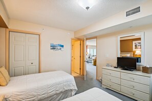 2 bedrooms, iron/ironing board, free WiFi, bed sheets - Seacrest 706 is a 2 BR Gulf Front on Okaloosa Island (Fort Walton Beach)