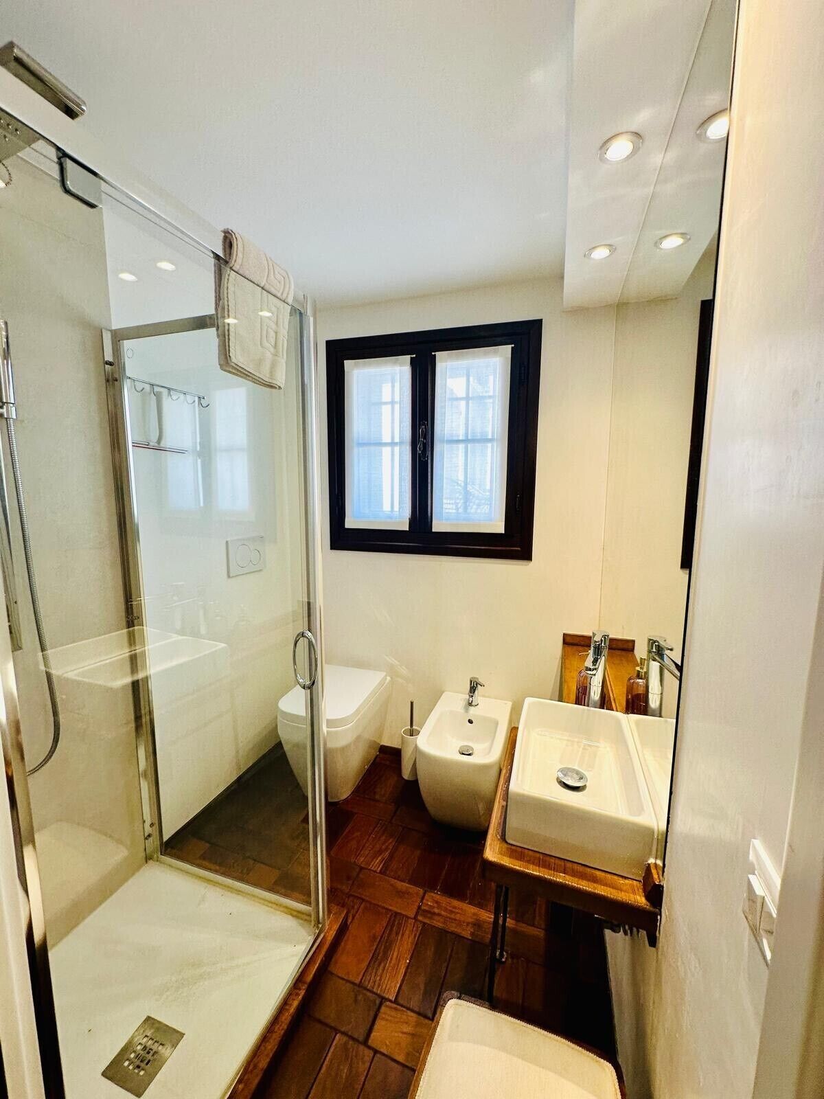 豪華雙人房 | 浴室 | 免費盥洗用品、吹風機、浴袍、拖鞋