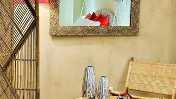 Deluxe-Doppelzimmer | Wohnbereich | Flachbildfernseher