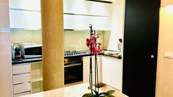 Alloggio Exclusive su due livelli | Cucina privata | Frigorifero con congelatore, microonde, forno, lavastoviglie