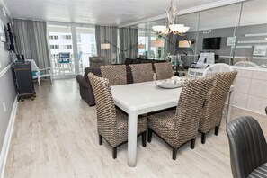 Dining - Shoreline Towers 1084 - Beautiful 2 BR with Gulf views and on the beach (Destin)
