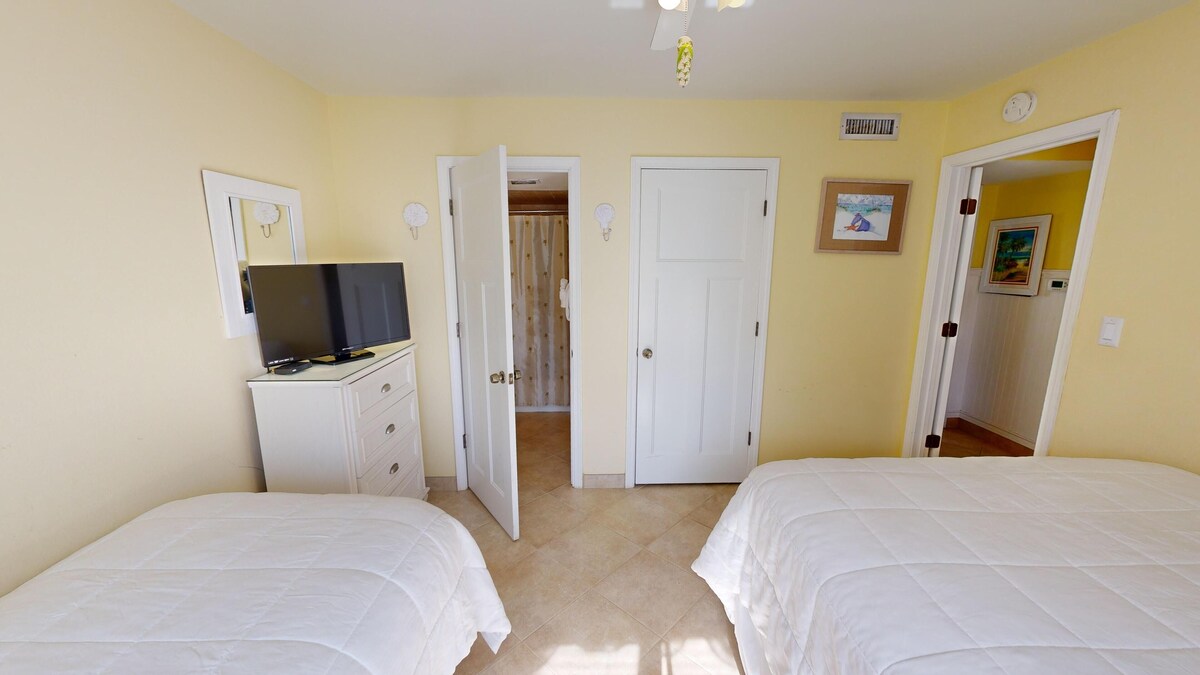 Southbay 62 - 2 BR Townhome with Beach Access - Sleeps 7
