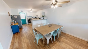 Dining - Venus 202 Second floor Pool-view 2 Bedroom with easy beach access (Fort Walton Beach)