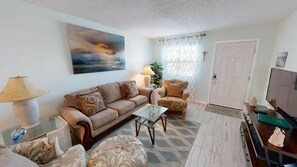 TV - Venus 308 overlooking pool Easy Beach Access (Fort Walton Beach)