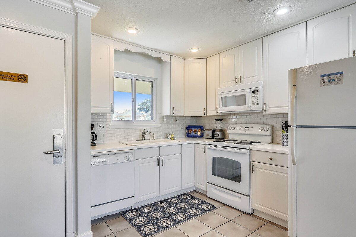 Photo 4 of SPC 3203 is a Beautiful Pet Friendly 2 BR recently upgraded and stunning