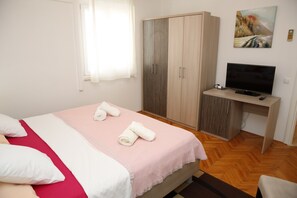 2 bedrooms, iron/ironing board, bed sheets - City center suite in the heart of Vodice (Vodice)