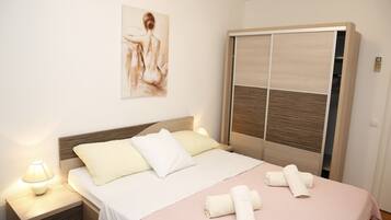 2 Schlafzimmer, Bügeleisen/Bügelbrett, Bettwäsche