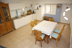 Dining - Holiday Home Yan with Bay view (Vodice)