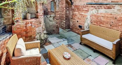 3 bedroom accommodation in Elkesley, near Retford