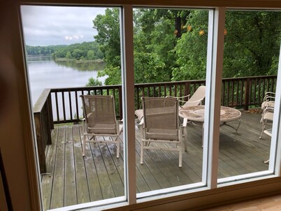 SHANGRI-LAKE VACATION HOME@ Raymond Gary State Park Lake
