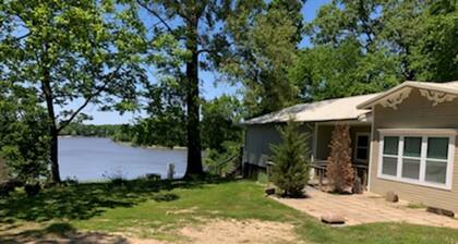 SHANGRI-LAKE VACATION HOME@ Raymond Gary State Park Lake