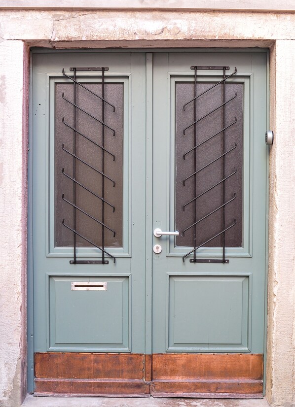 Exterior detail - 4 Winds Apartments - Tiny Studio with Kitchenette in Izola (Izola)