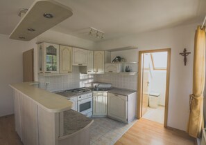 Refrigerador, microondas, horno y tostadora 