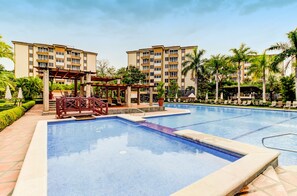 Pool - 6th-floor apt near beach with pool views, outdoor pool, balcony, streaming, W/D (Jaco)