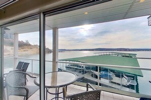 Interior - Updated lakefront condo with great lake views, pool, electric grill, deck, & W/D (Lake Ozark)