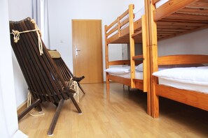 1 sovrum, internet och sängkläder