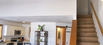 Convenient Cozy Uptown Condo