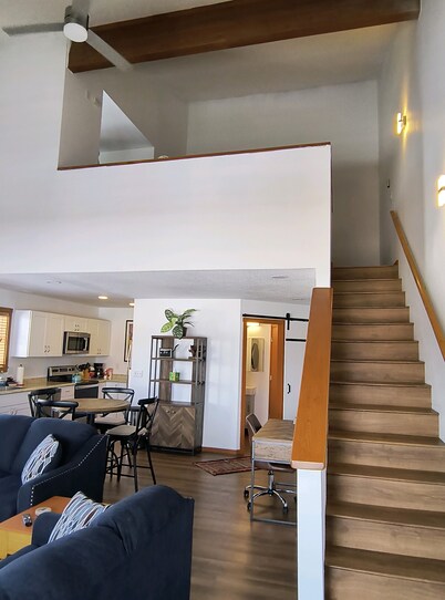 Convenient Cozy Uptown Condo