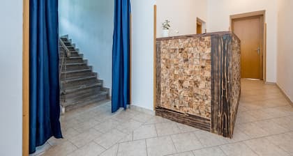 Forest Trail Private Room with shared bathroom