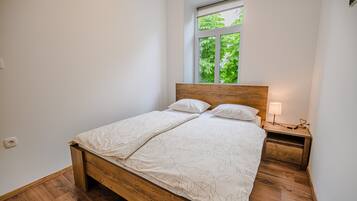 1 bedroom, internet, bed sheets