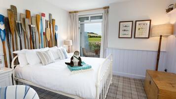 Deluxe Double Room, Balcony | Hypo-allergenic bedding, laptop workspace, free WiFi, bed sheets