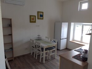 Dining - Istrian Cosy Studio Apartment (Portoroz)