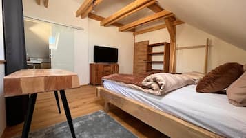 3 間睡房、熨斗/熨衫板、上網、床單