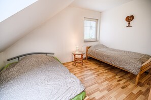 3 bedrooms, WiFi, bed sheets