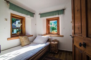 3 dormitorios, tabla de planchar con plancha, Internet y ropa de cama