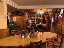 Se ofrece un desayuno completo (15.95 GBP por persona)