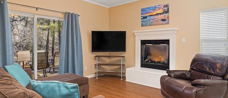 TV, fireplace